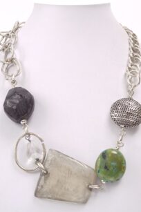 Collier anneaux résine