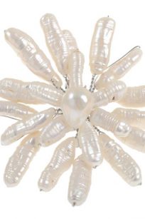 Broche perle fleur