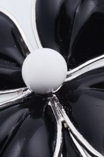 Pendentif noir detail
