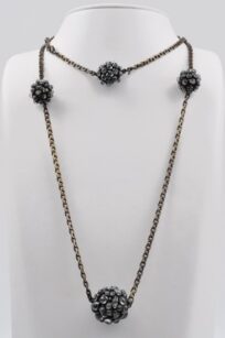 Sautoir boules noires