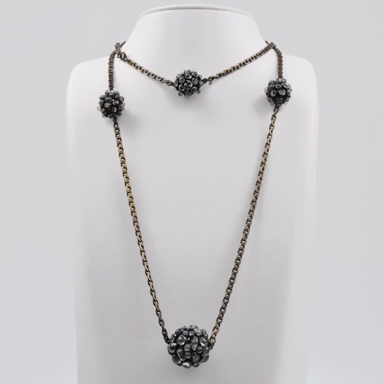 Sautoir boules noires