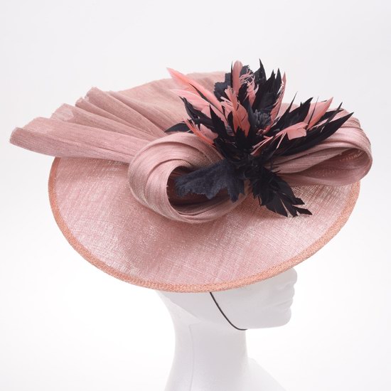 Chapeau plume de soie