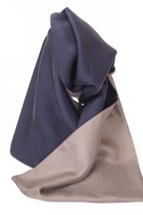 Echarpe gris marron